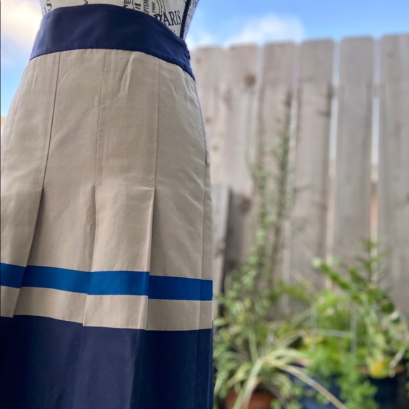 Ann Taylor Color Blocked Pleated Skirt Size 8 - Picture 2 of 5